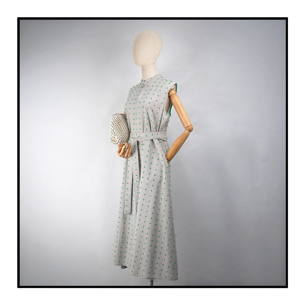 AT - ARDU PLUME GREEN Elegant Sleeveless Long Dress with Standing Collar and Plume Detail