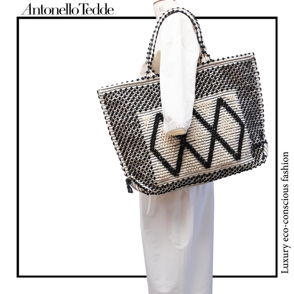 CAPRICCIOLI LARGE Rombi - Sustainable handwoven large tote handbag - graphic white and black bag