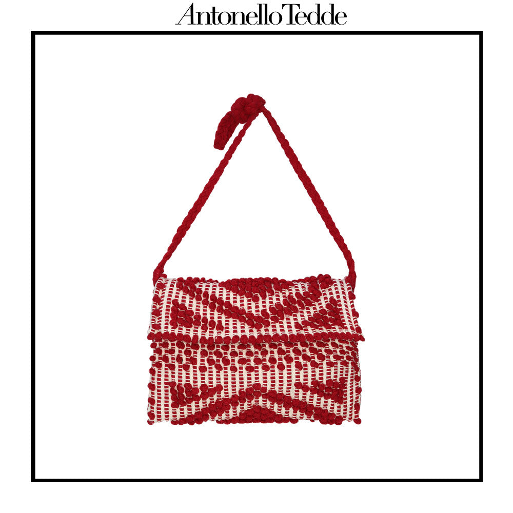 Red and Cream ground beloved style within the Antonello Tedde collection, the Suni Rombi Bag is celebrated for its effortless blend of elegance, function, and sustainable craftsmanship.