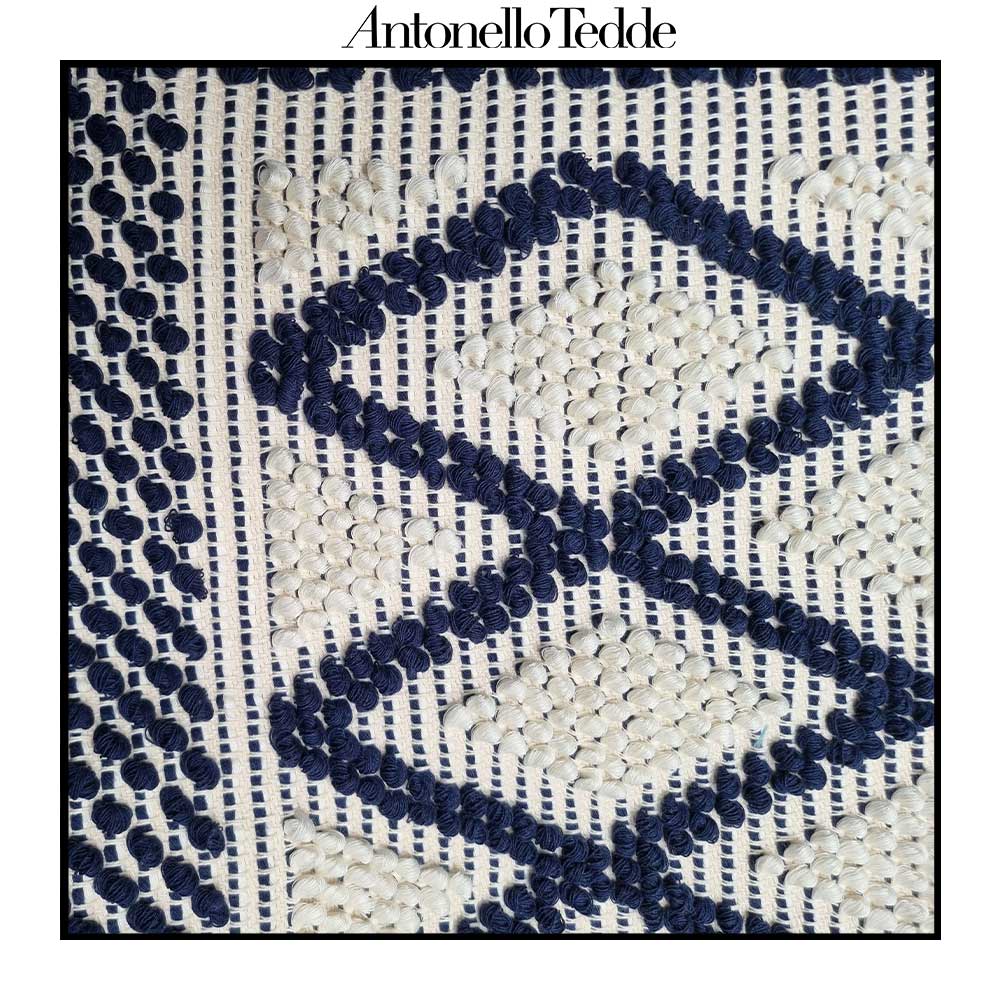 Detail view front handbag - Sustainable tote - summer bag - luxury handbag - handwoven black and white tote made in Italy by hand • timeless individualistic fashion • eco-friendly fashion • socially responsible, lasting fashion