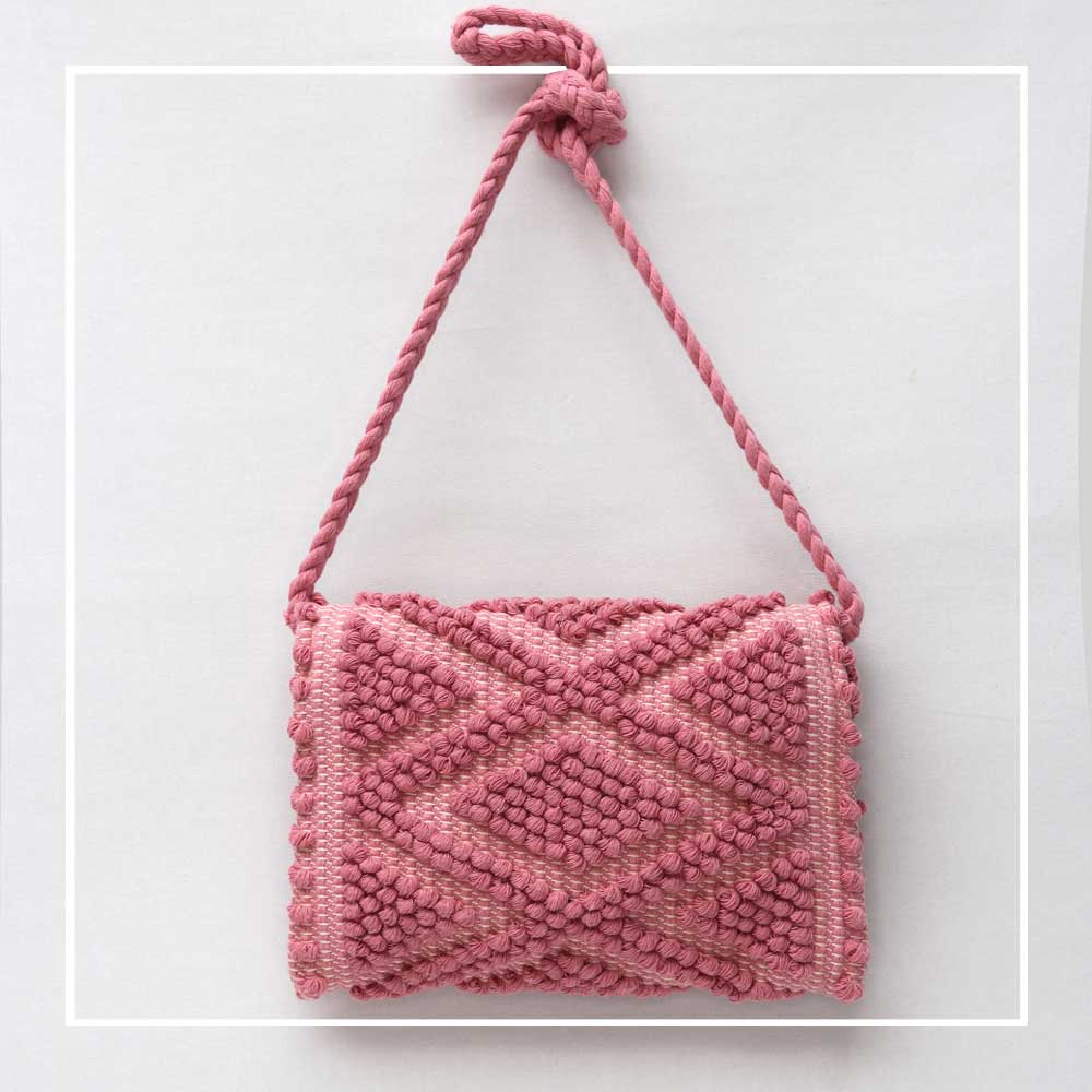 SUNI Rombi Pink. Luxurious Craftsmanship. Experience the artistry that goes into creating each item in our collection.