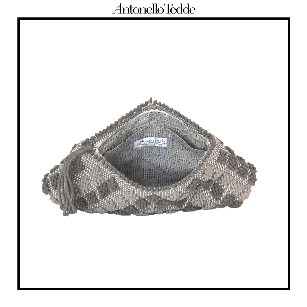 PIATTA Rombetti - Sustainable handwoven zip purse handbag entirety hand-woven. TAUPE and DARK TAUPE
