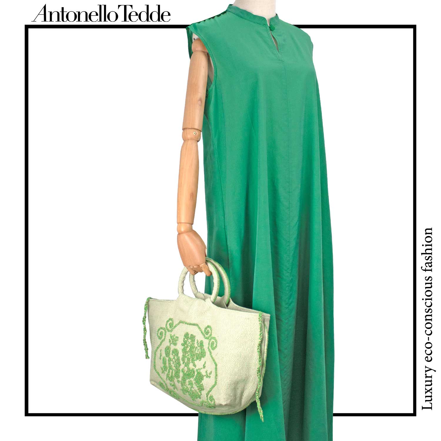 Handwoven green Faona tote bag with small pibiones flower bouquet pattern and golden thread, crafted from regenerated cotton by Sardinian artisans.