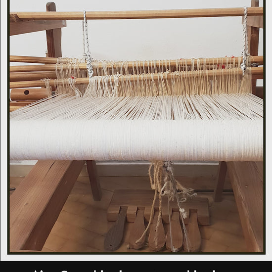 Video of fabric weaving for the TOTE  CREAM LINEN  - summer bag - luxury handbag - handwoven tote made in Italy by hand • timeless individualistic fashion • eco-friendly fashion • socially responsible, lasting fashion.