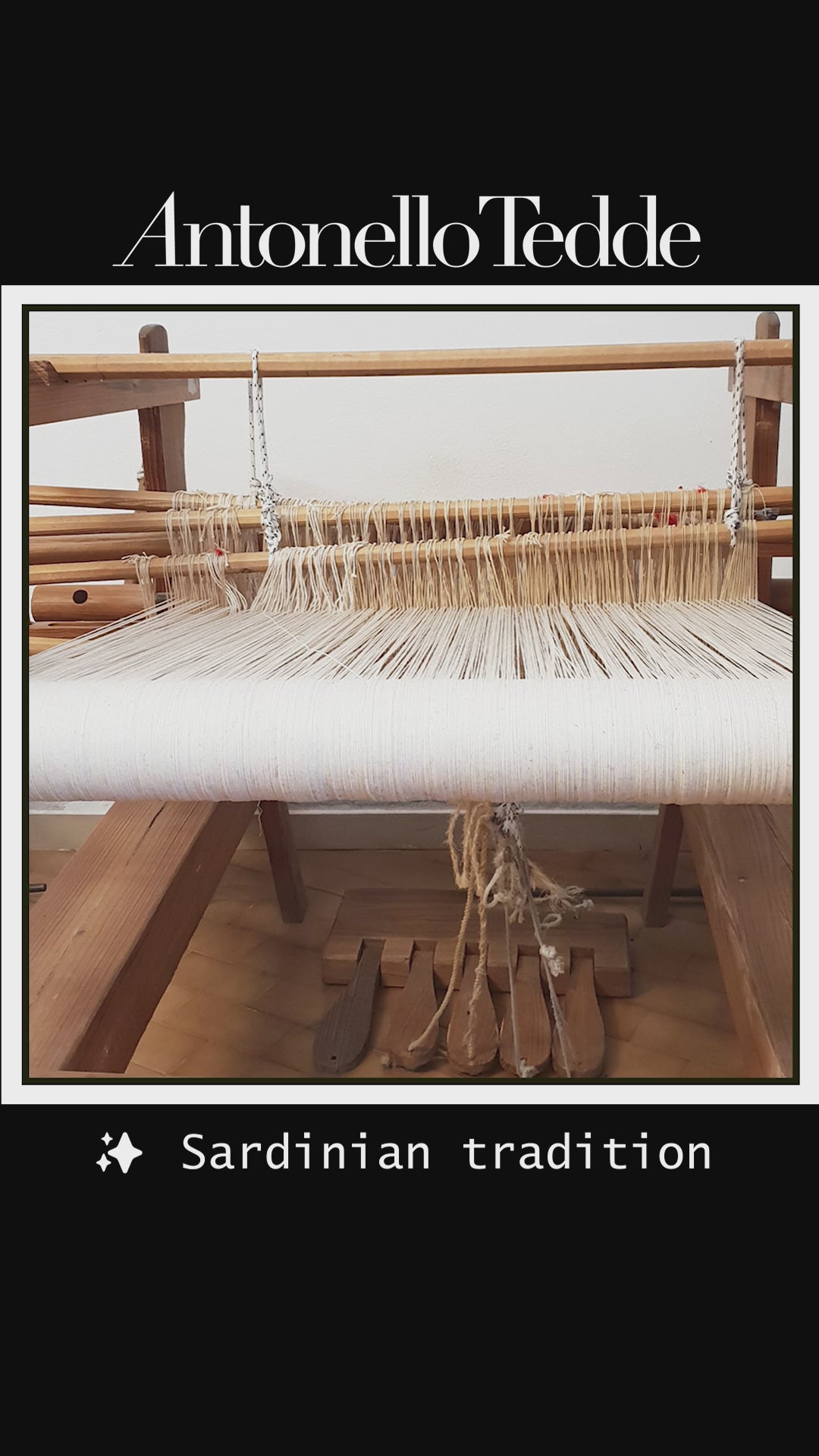 Video of fabric weaving for the TOTE  CREAM LINEN  - summer bag - luxury handbag - handwoven tote made in Italy by hand • timeless individualistic fashion • eco-friendly fashion • socially responsible, lasting fashion.