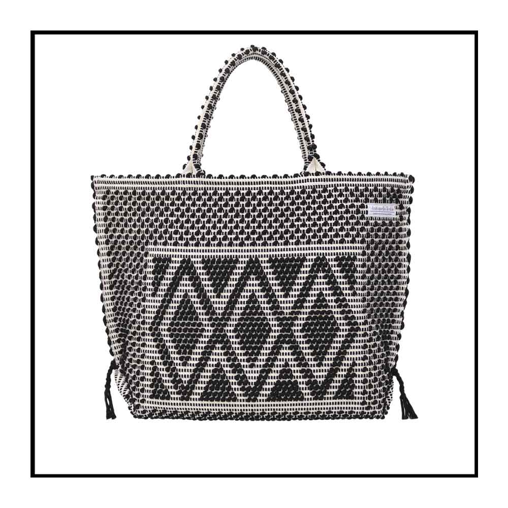 Capriccioli Large - The bag is made using authentic Sardinian hand weaving methods in ethically managed factories. This tote bag is extraordinary and evokes faraway cultures with a contemporary touch, with focus on details such as colour, and material that are sustainable and eco-consciou