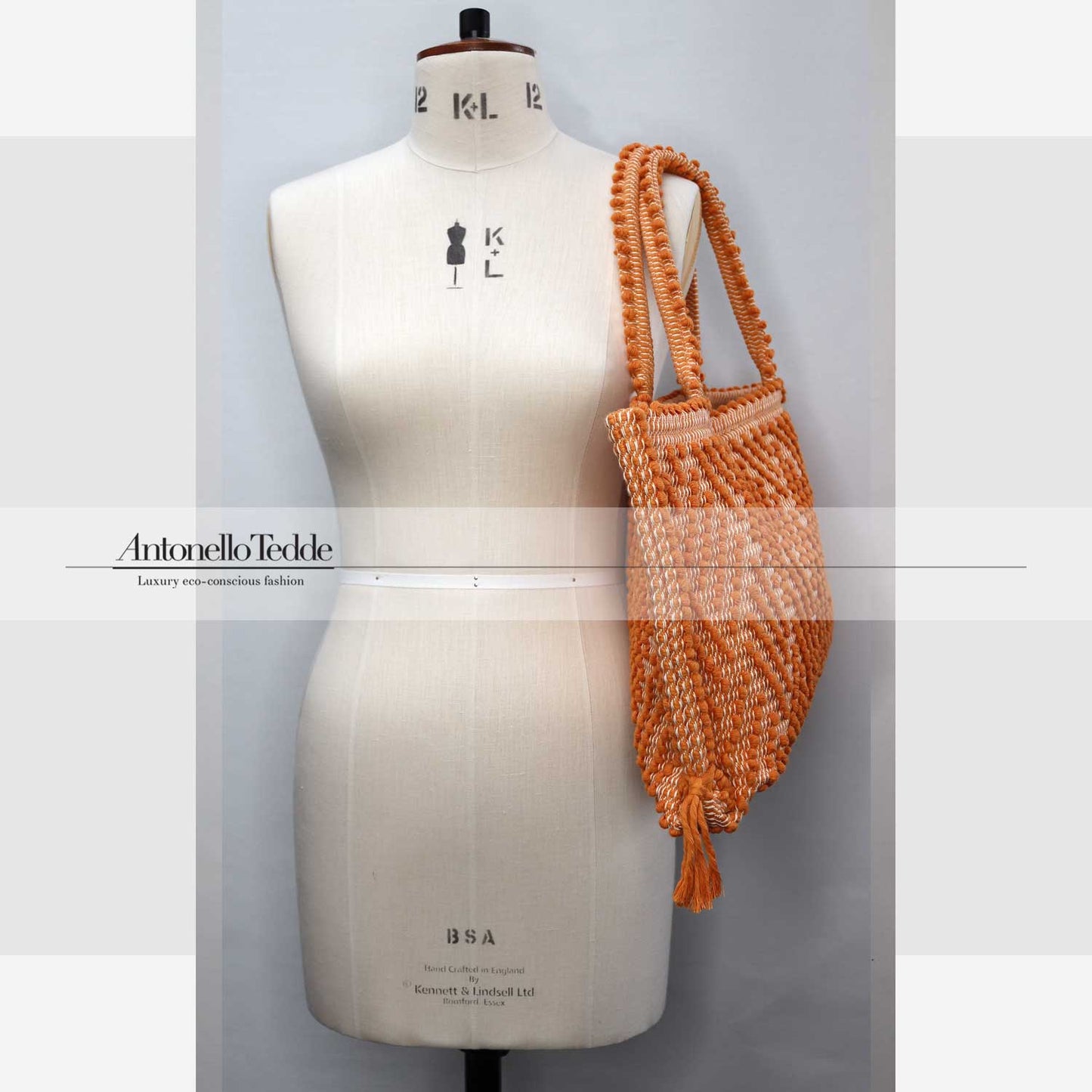 CAPRICCIOLI Medium ZigZag - Eco-conscious handwoven medium tote handbag - Orange