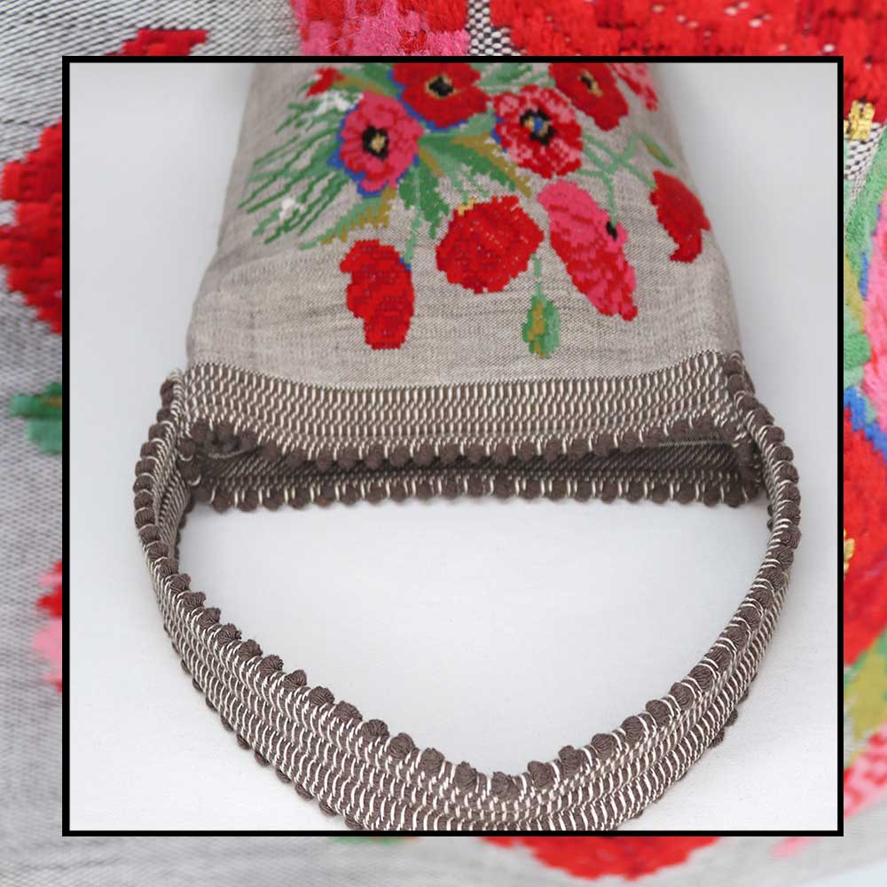 detail trimmings hand- loomed Handle and Border BULTEI BUCKET BAG - RED FLOWERS - BROWN GROOUND Sustainable tote - summer bag - luxury handbag - handwoven made in Italy by hand - timeless individualistic fashion • eco-friendly fashion • socially responsible, lasting fashion.